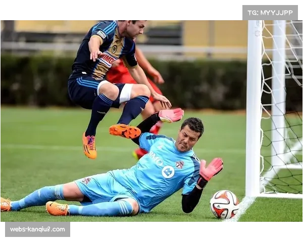 业余足球观察：低级别联赛出现大量模仿欧冠强队“5-4-1”防守阵型的现象